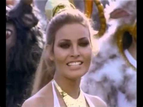 Raquel Welch strips off in SAUCY unearthed scene